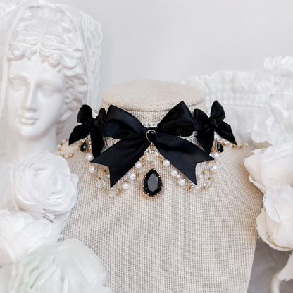 Audrey choker