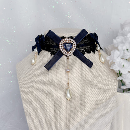 Moonbeam choker