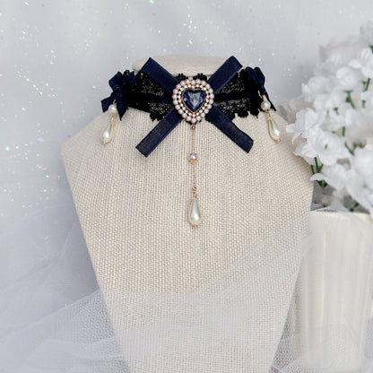 Moonbeam choker