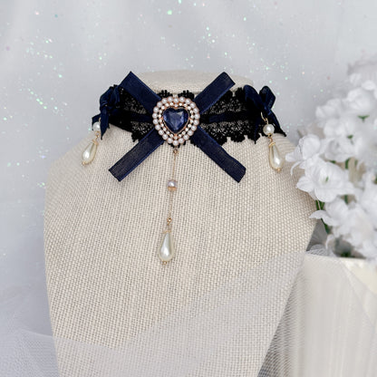 Moonbeam choker