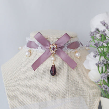 Naia choker