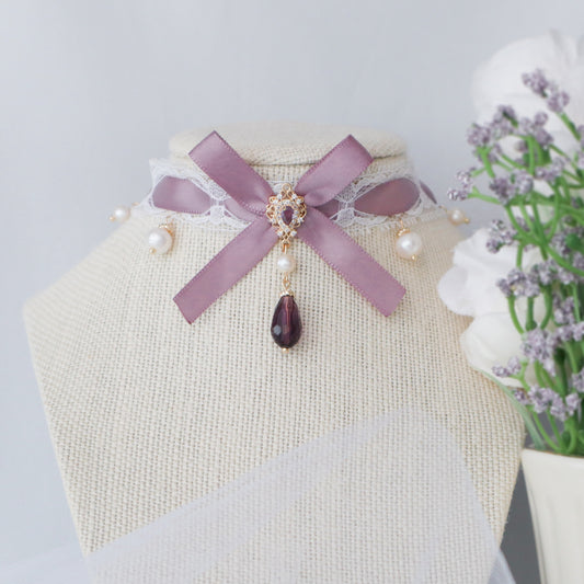 Naia choker